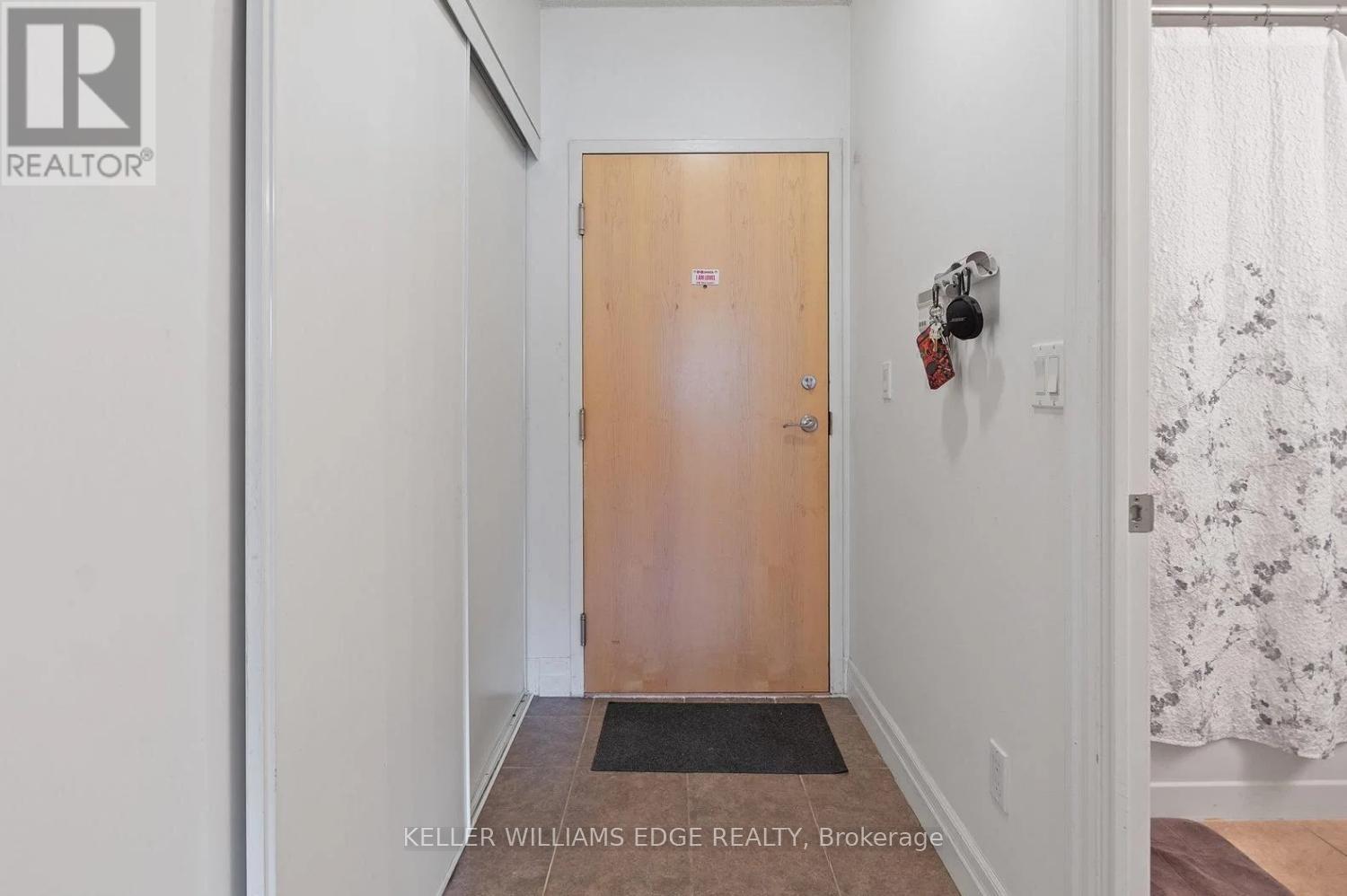 1408 - 8 SCOLLARD STREET