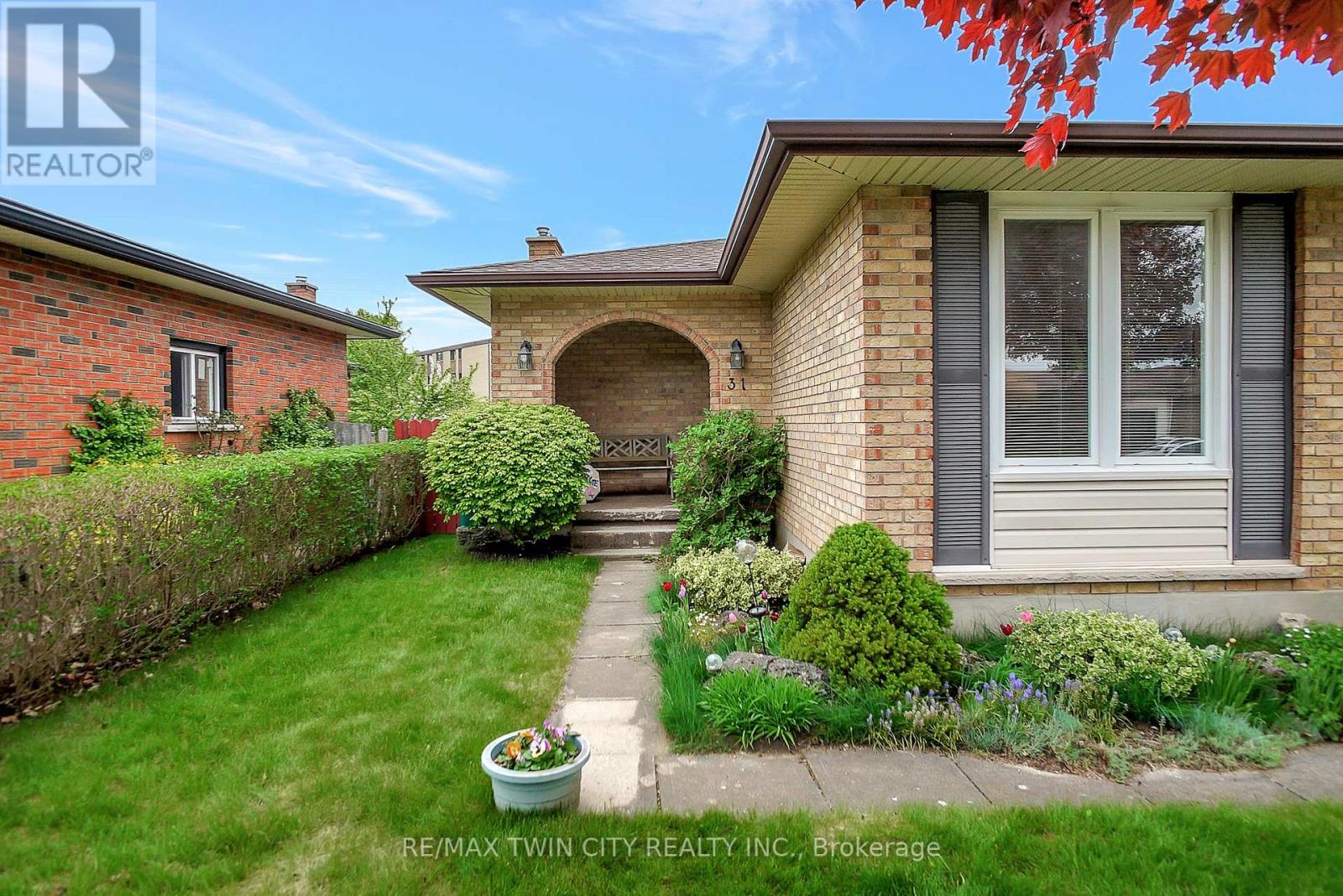 31 JULIANA CRESCENT