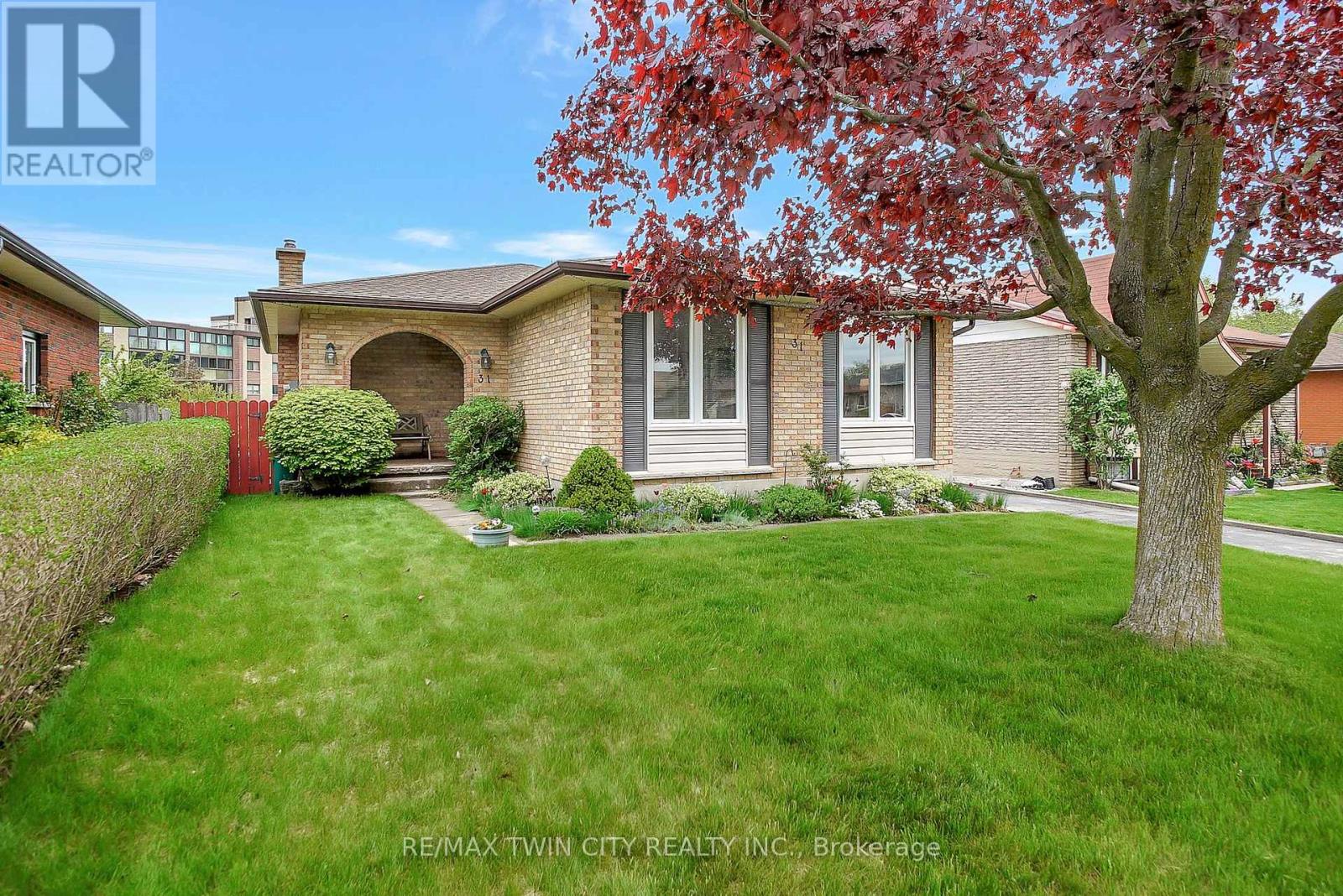 31 JULIANA CRESCENT