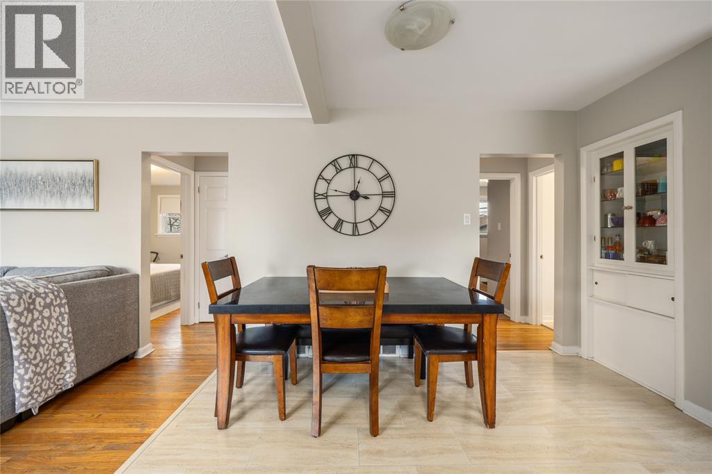 1035 WELLINGTON STREET