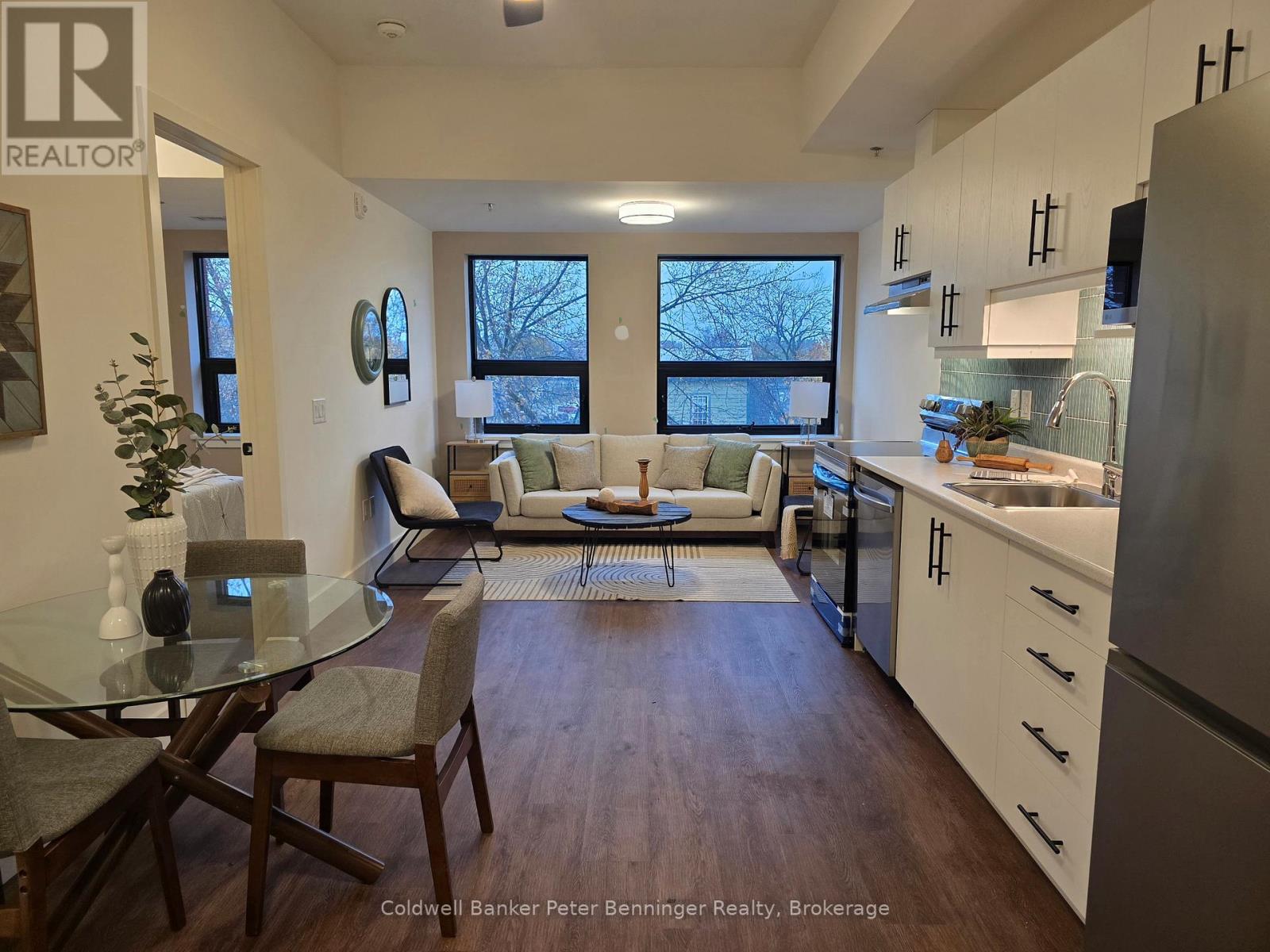 312 - 604 QUEEN STREET S