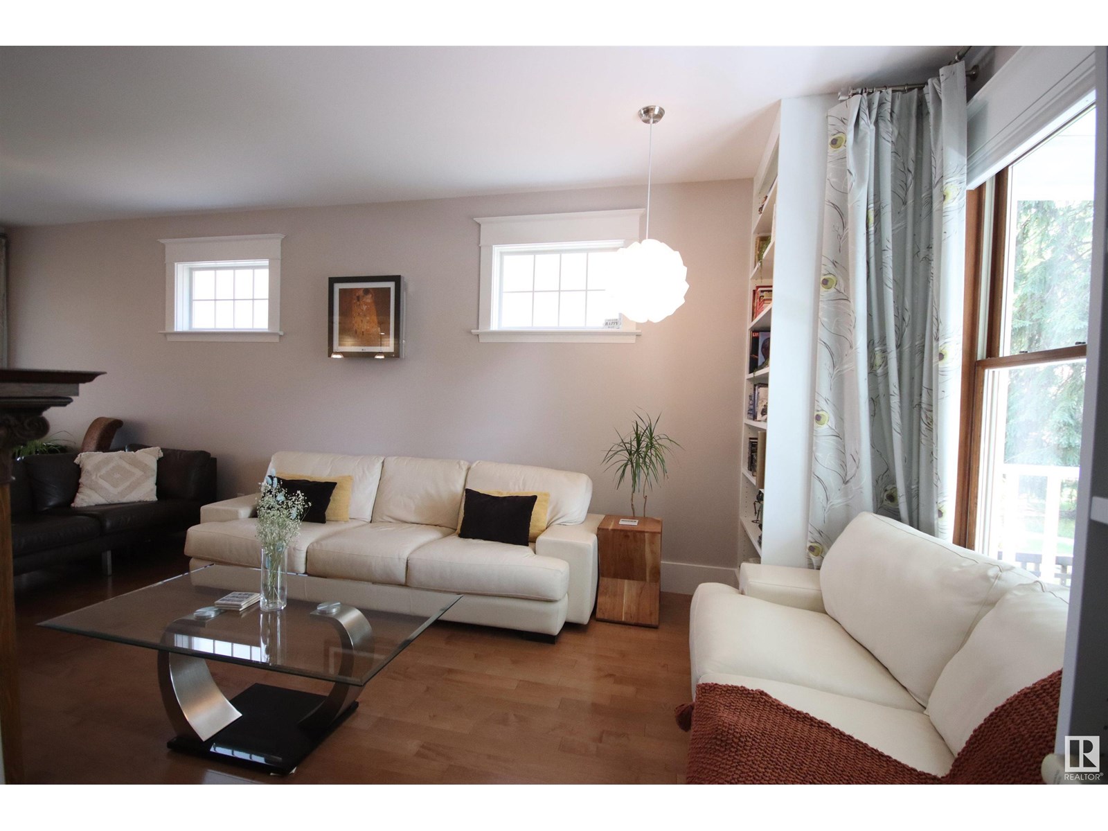 10944 89 AV NW
