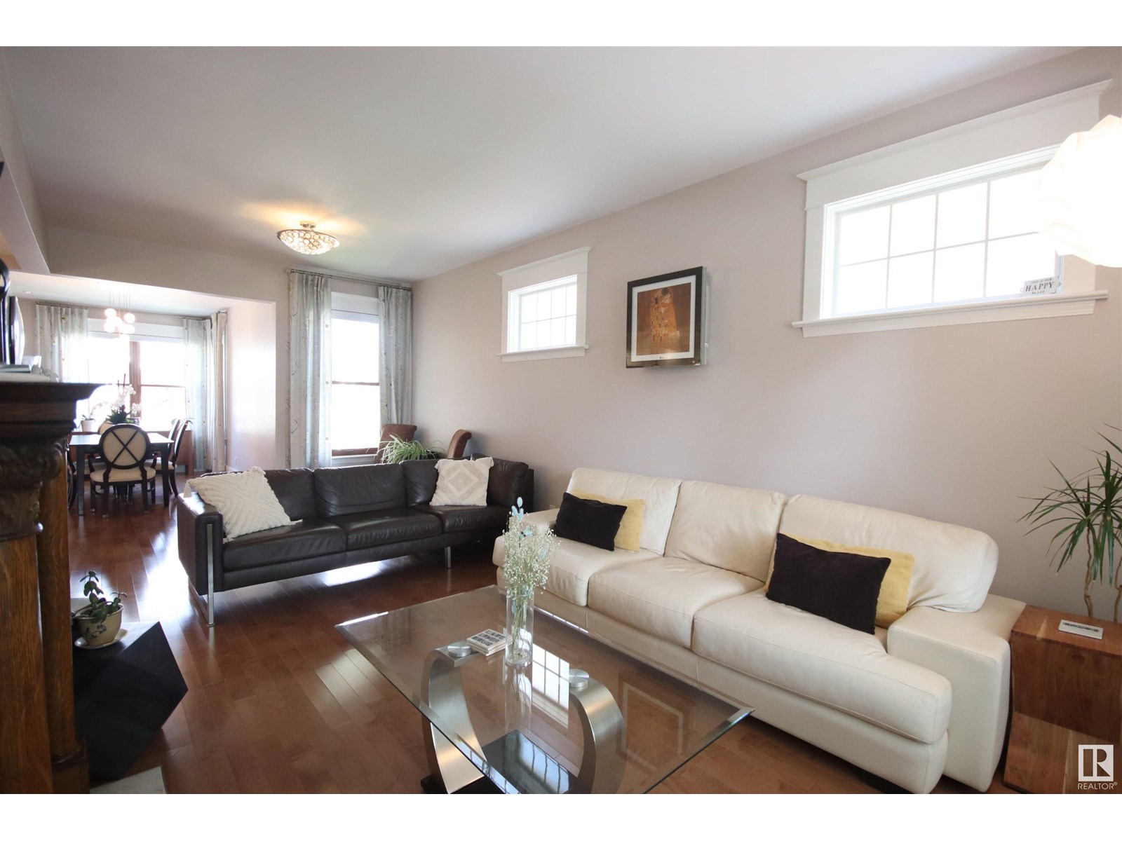 10944 89 AV NW