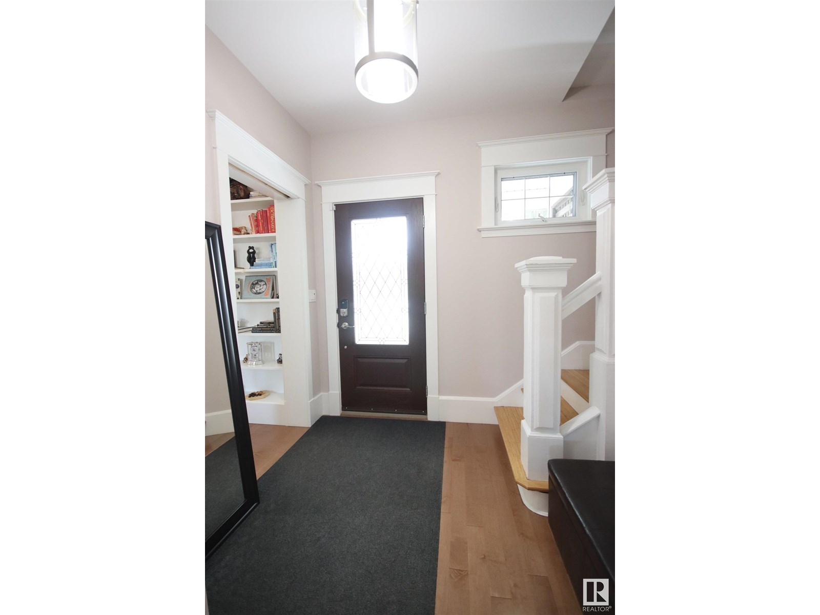 10944 89 AV NW