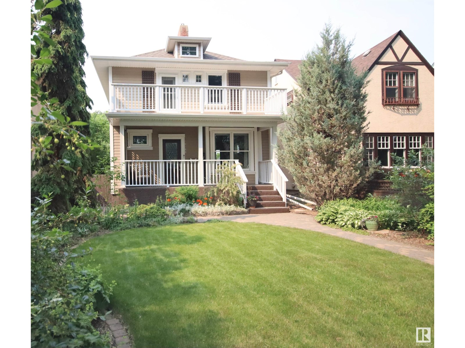 10944 89 AV NW