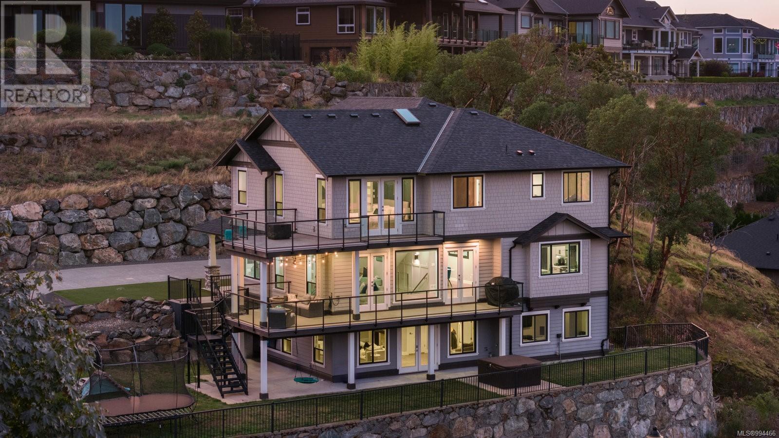 1414 Grand Forest Close