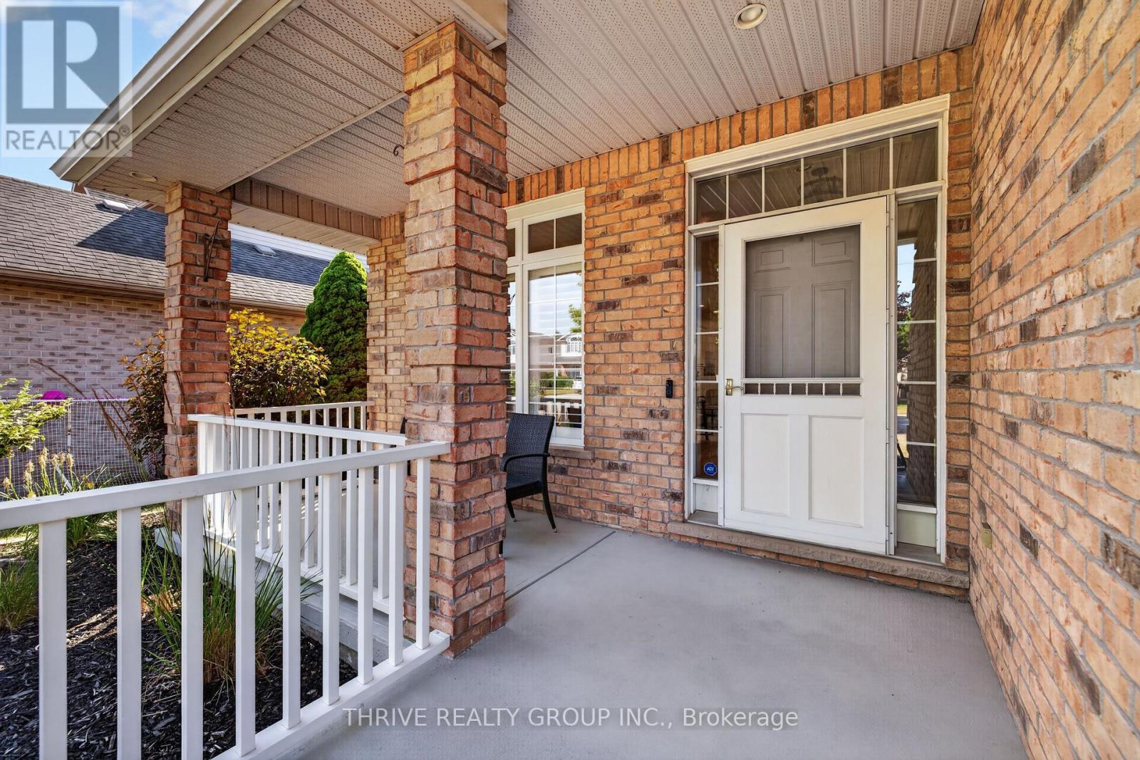 43 MAPLERIDGE CRESCENT