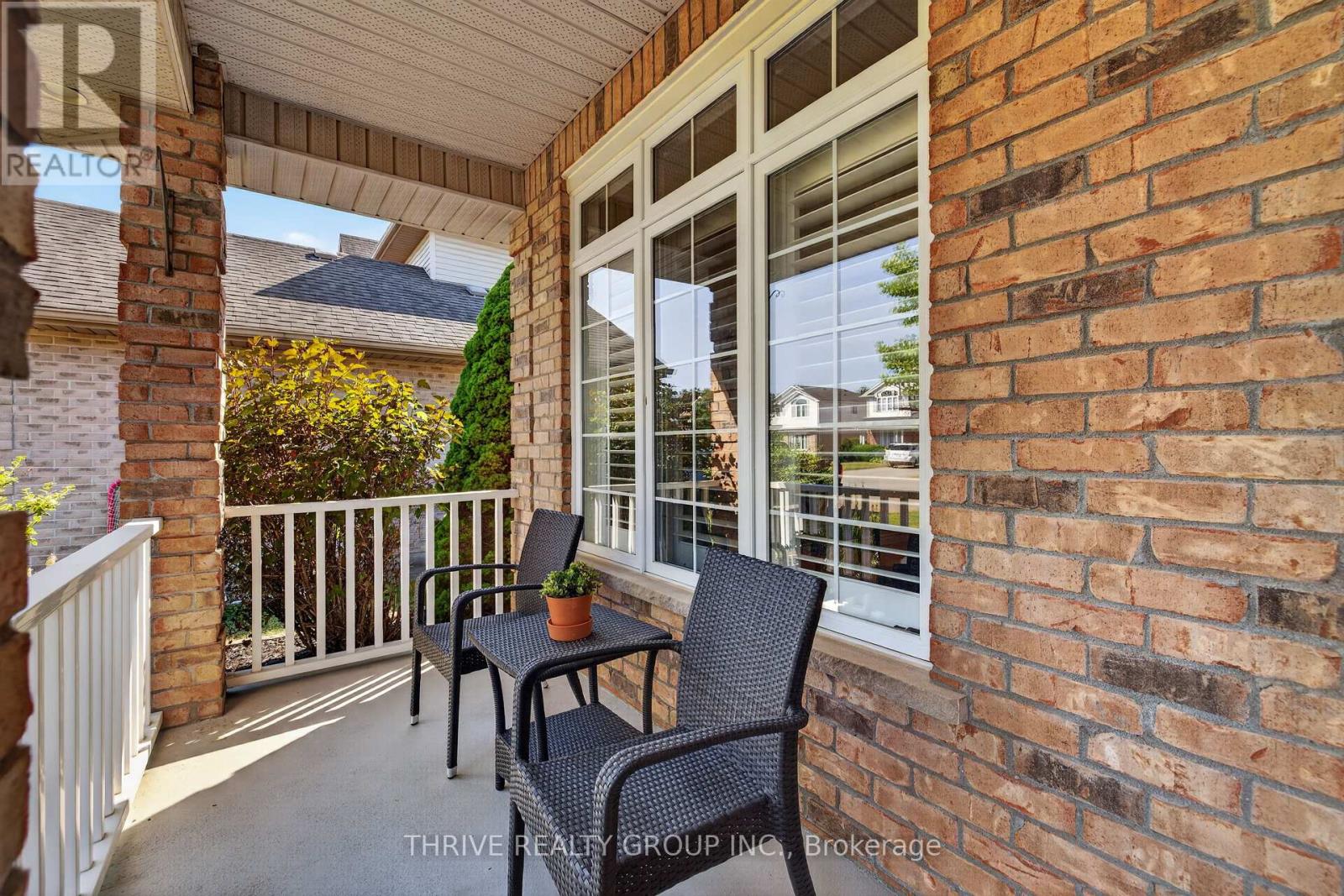 43 MAPLERIDGE CRESCENT