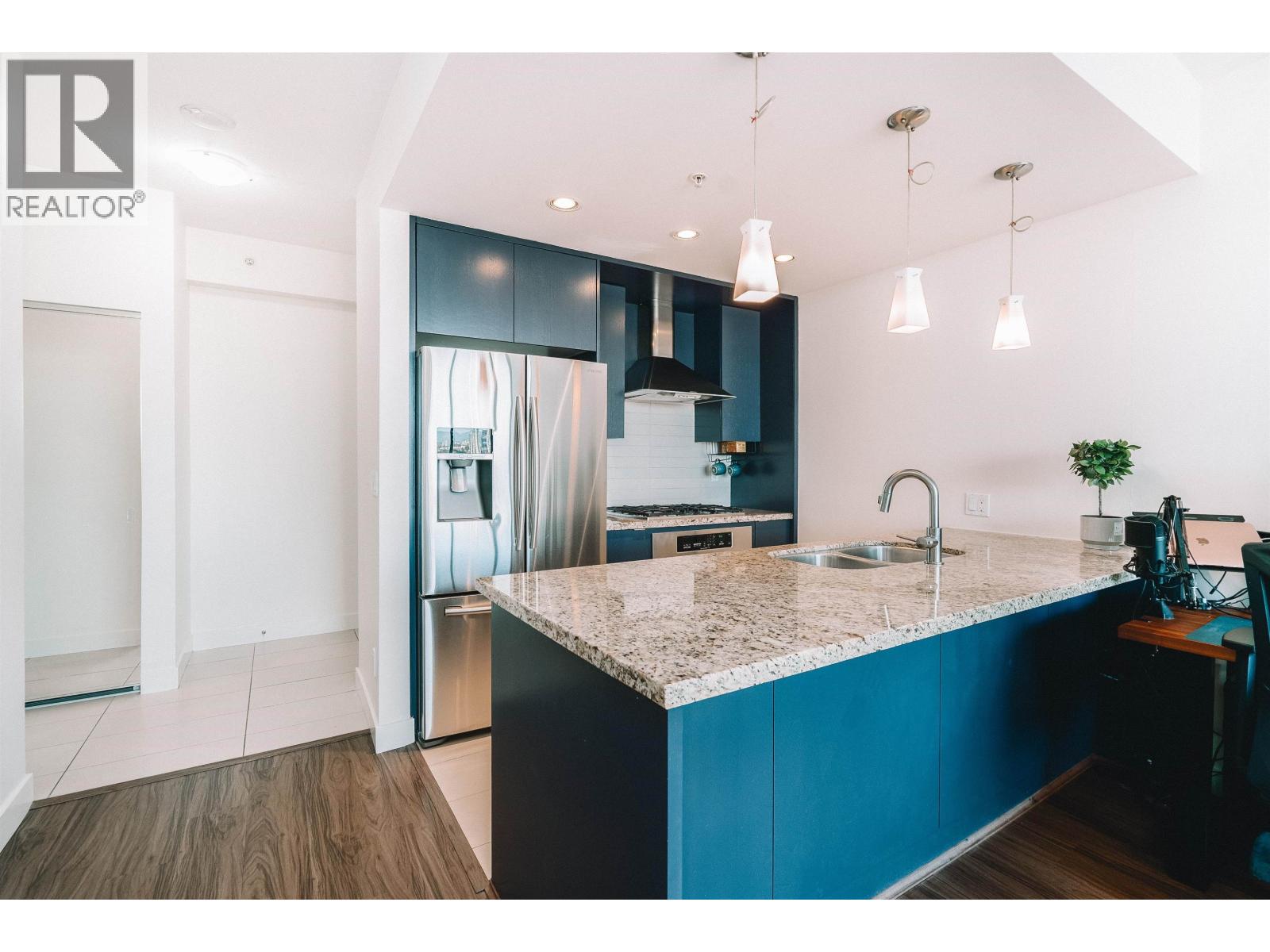 2905 7088 18TH AVENUE