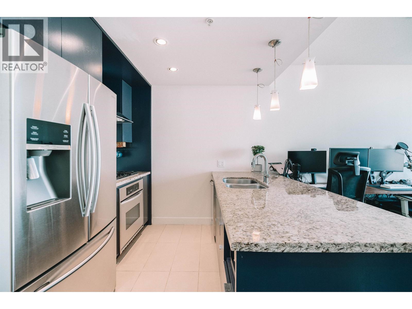 2905 7088 18TH AVENUE