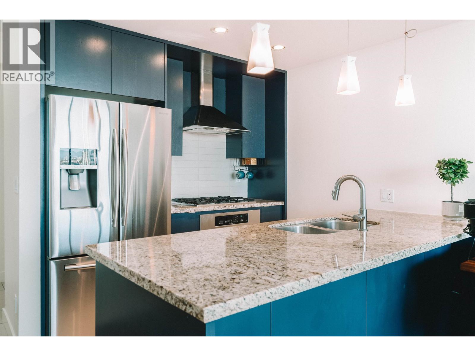 2905 7088 18TH AVENUE