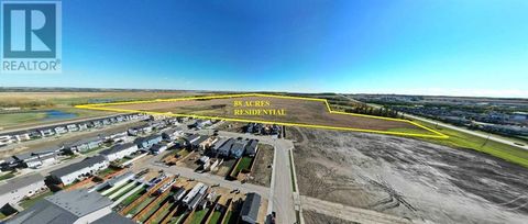 200 IRON GATE Boulevard Sylvan Lake AB T4S2J7