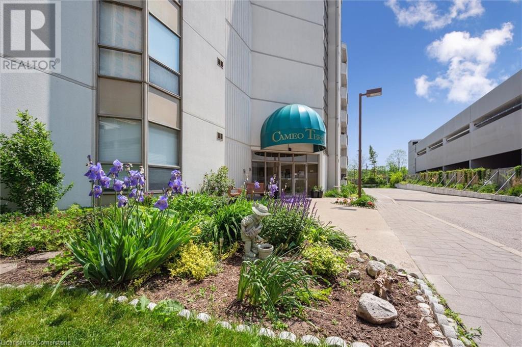 3267 KING Street E Unit# PH6