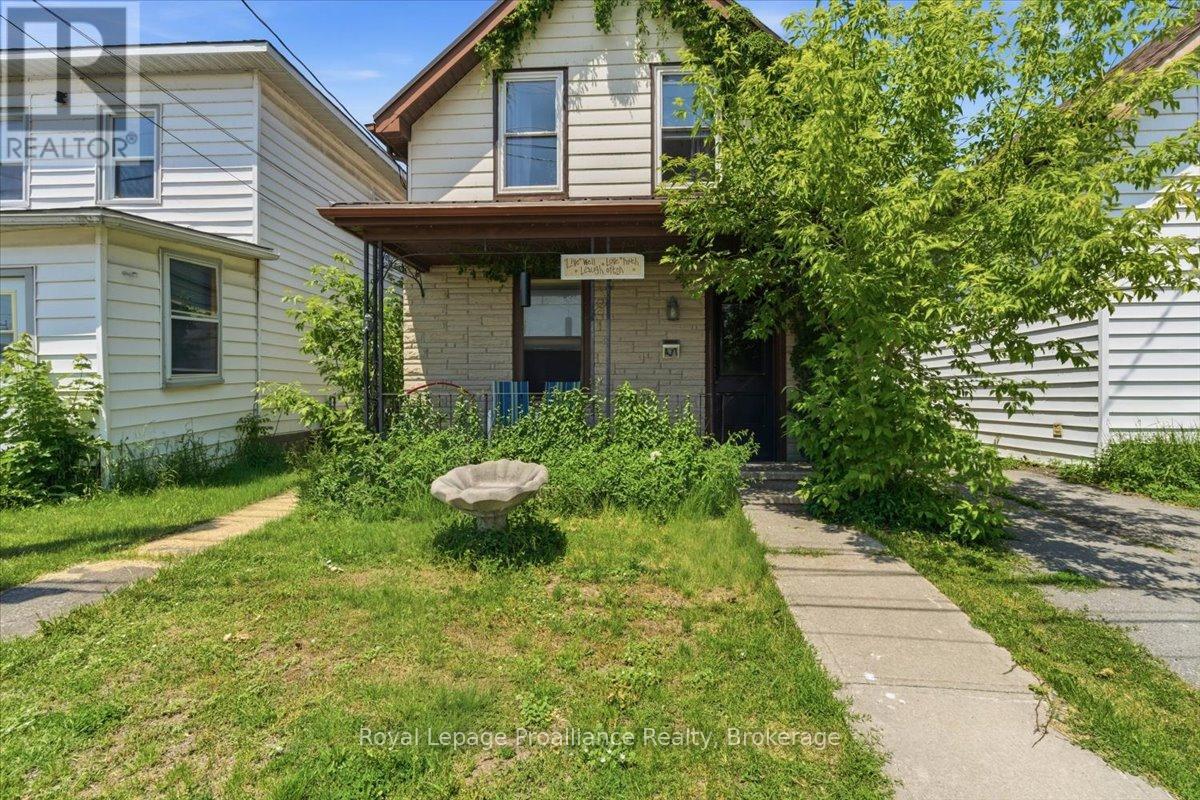 Photo 1 of 37 — 431 MAIN STREET, Deseronto (Deseronto (Town)), ON K0K1X0