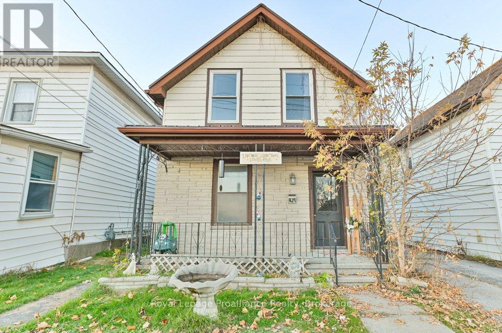 431 MAIN STREET