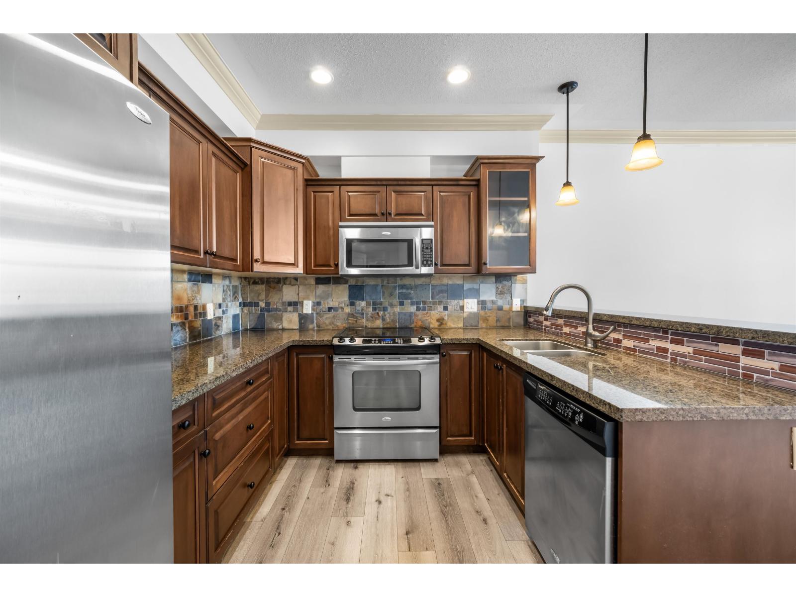 307 45893 CHESTERFIELD AVENUE|Chilliwack Downtown