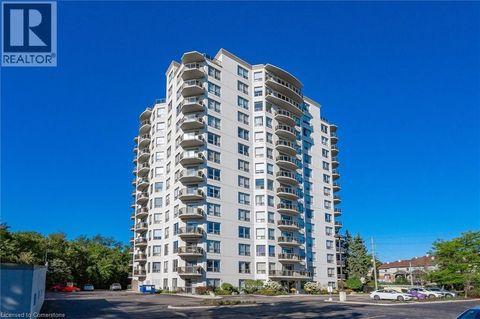 255 KEATS Way Unit# 1404 Waterloo ON N2L6N6