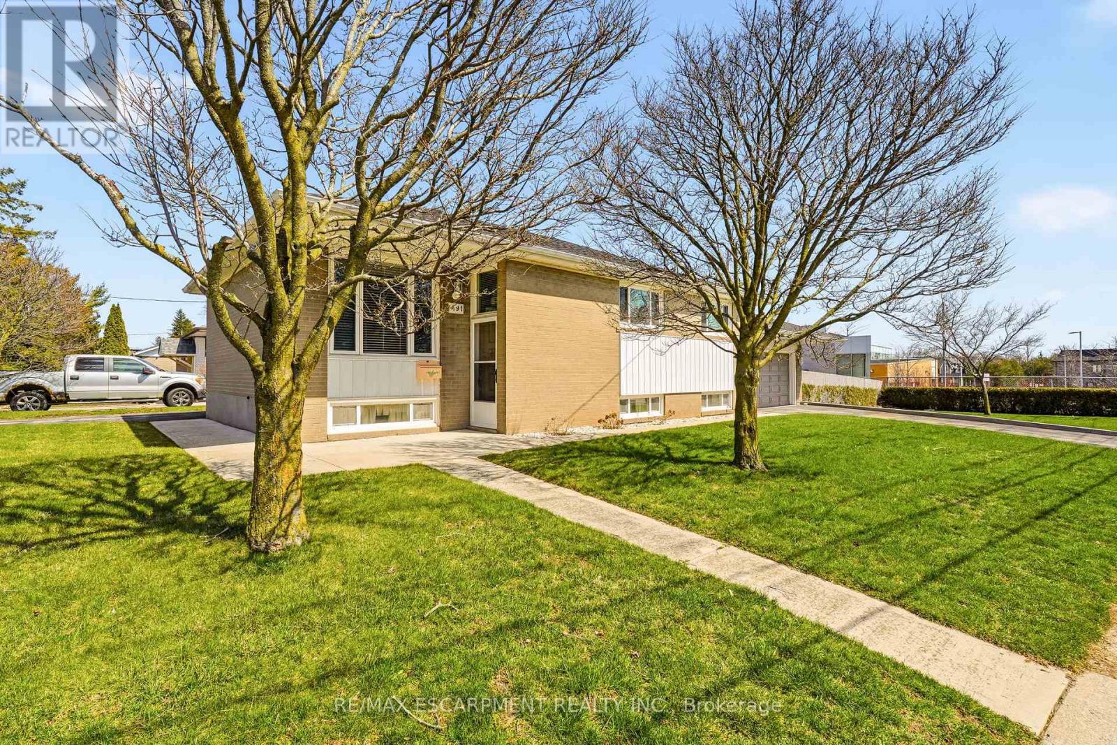 491 WARMINSTER DRIVE