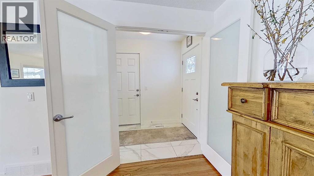 2932 Lathom Crescent SW