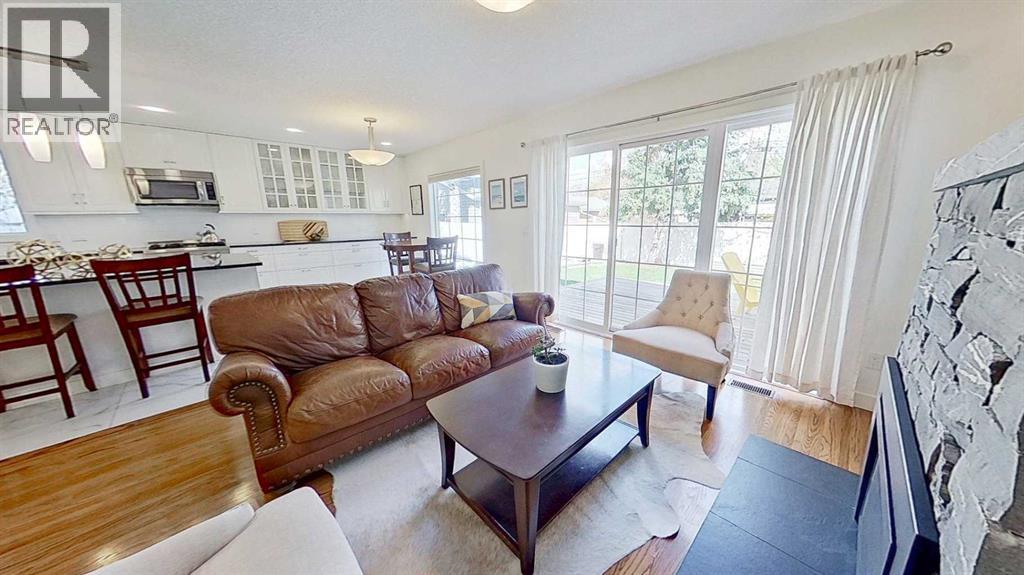 2932 Lathom Crescent SW