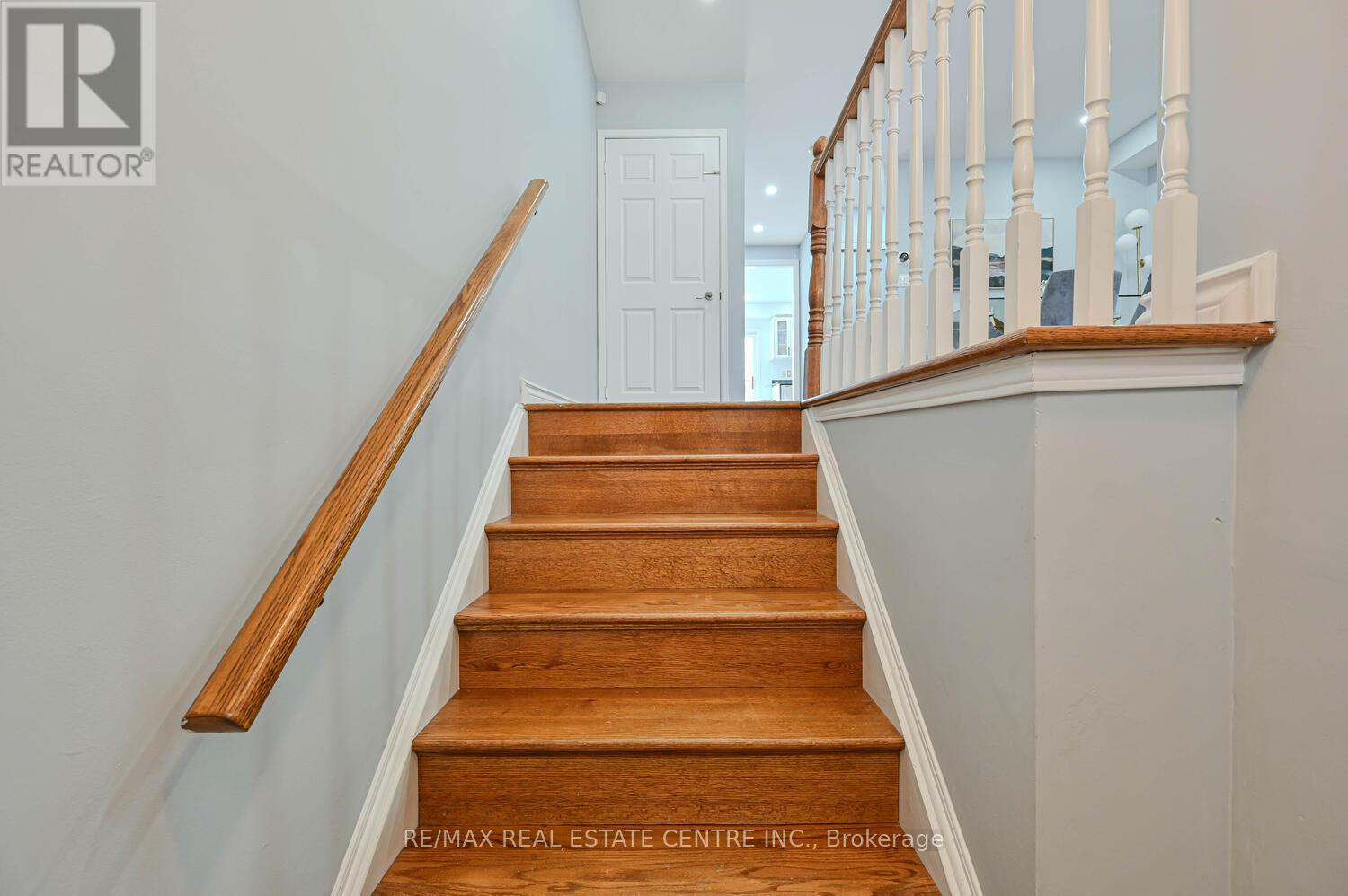 93 - 4950 ALBINA WAY