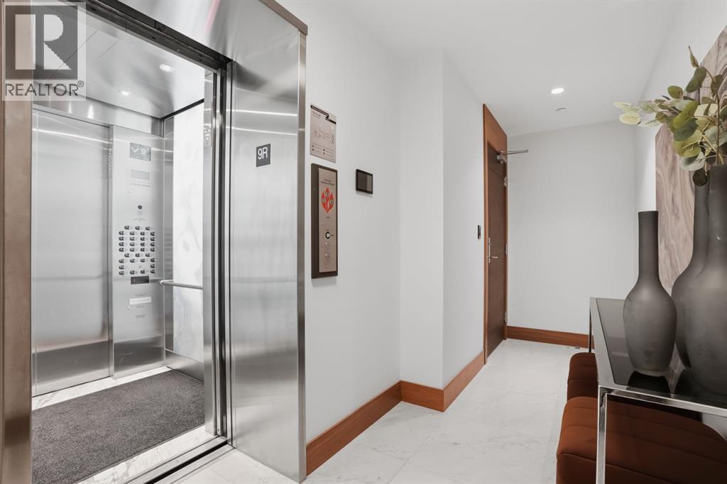 907, 738 1 Avenue SW