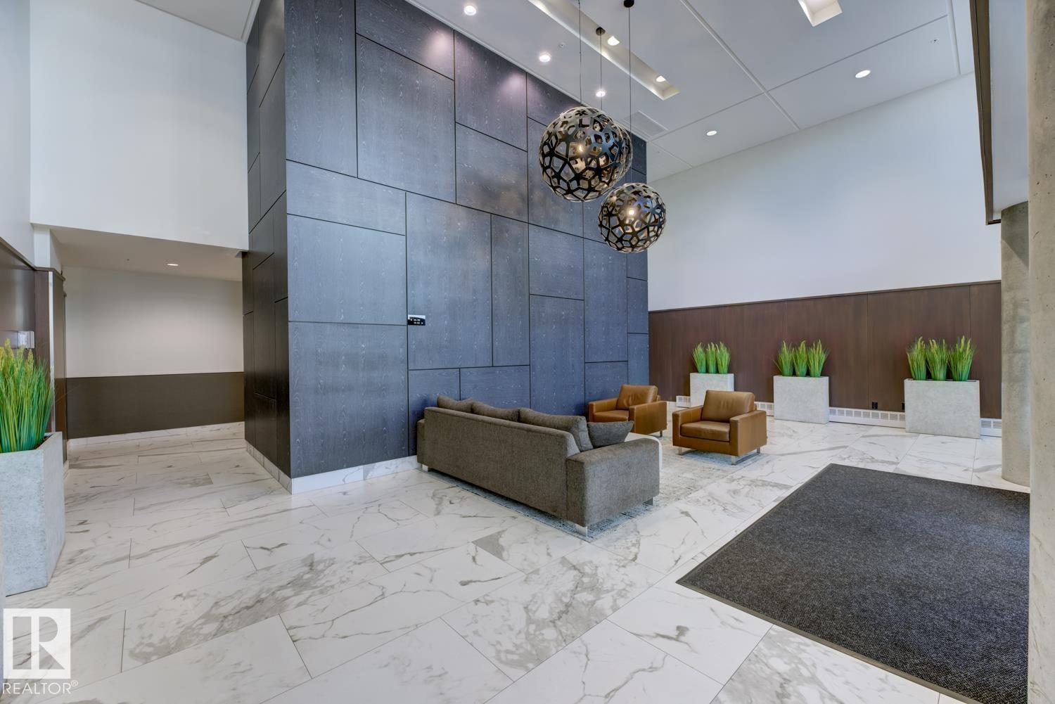 #405 2510 109 ST NW NW