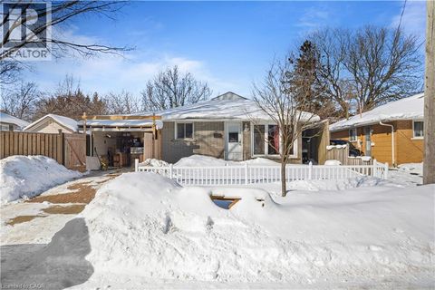 52 RUBY Street Kitchener ON N2M3E3