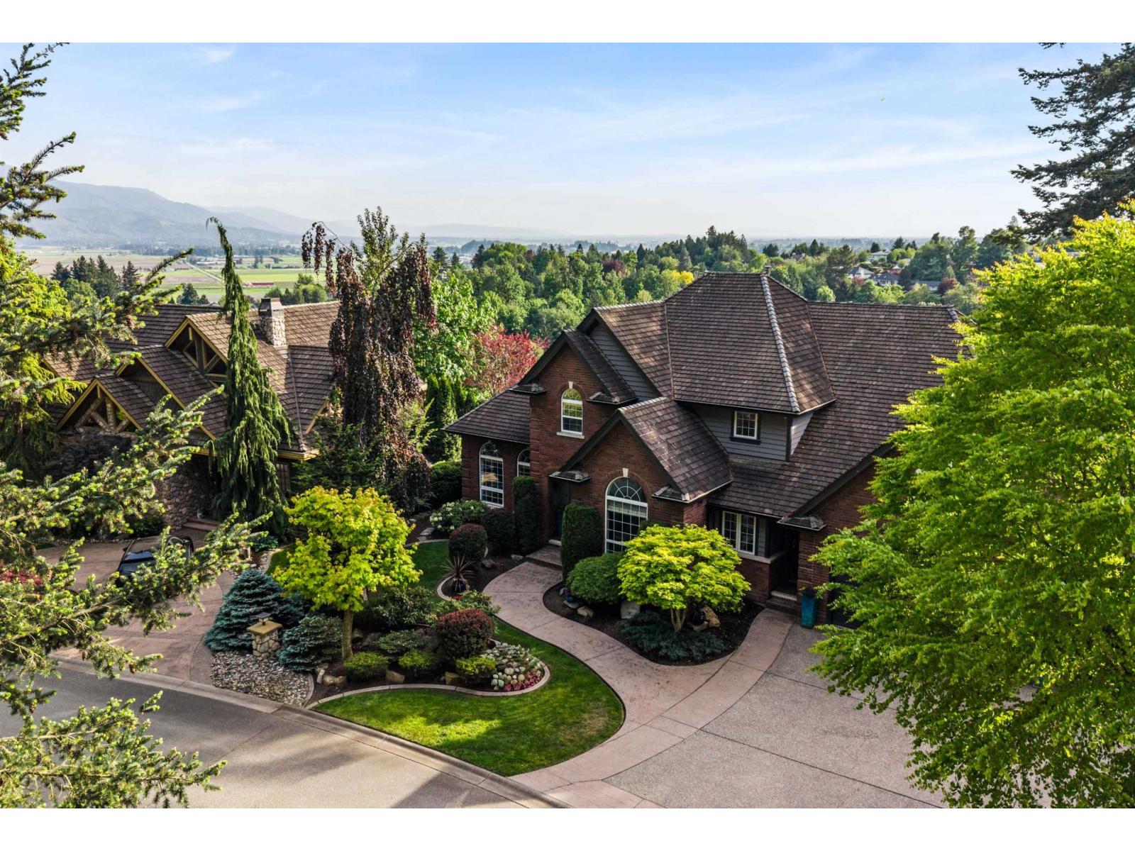 2405 CRANBERRY COURT