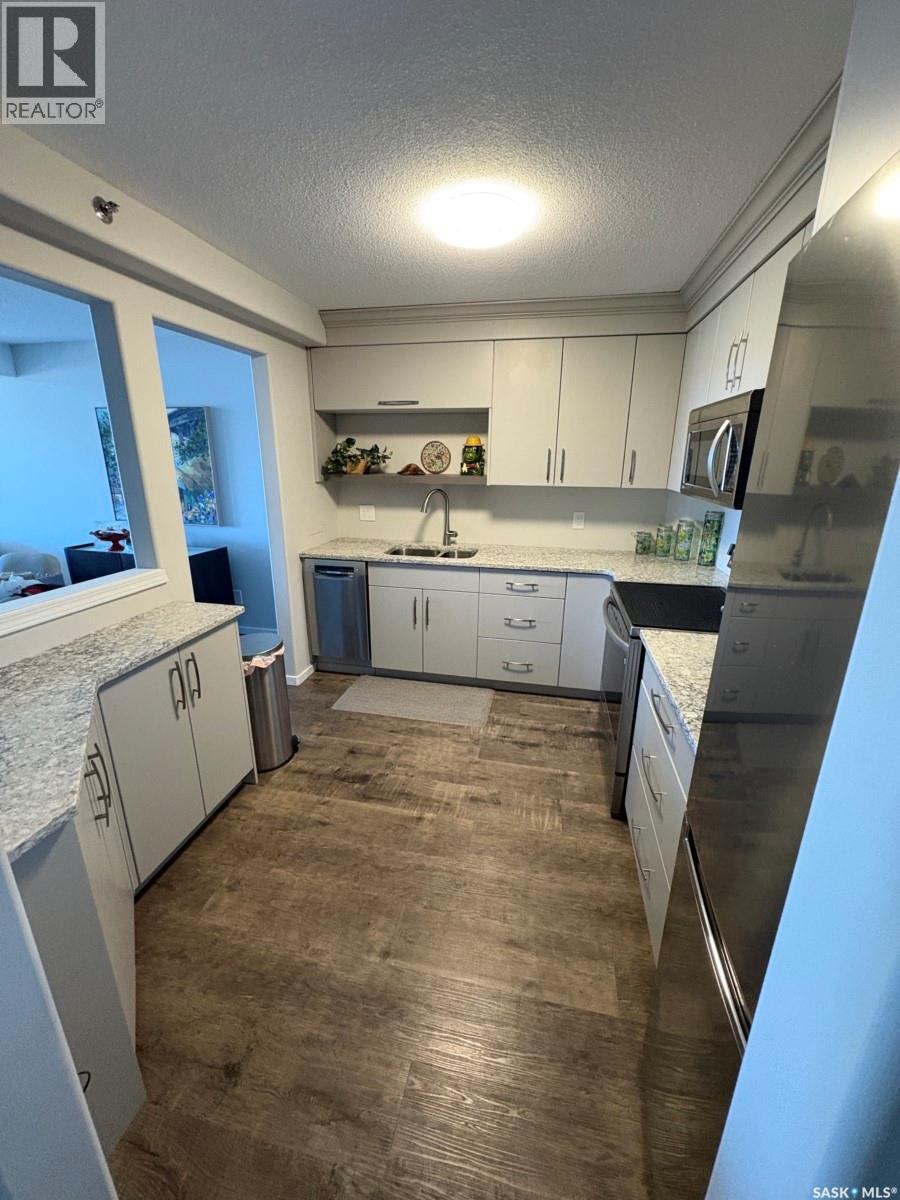 301 1700 Main STREET