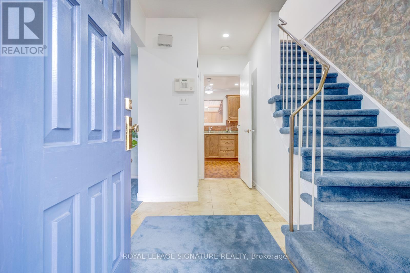 77 MCCRANEY STREET W