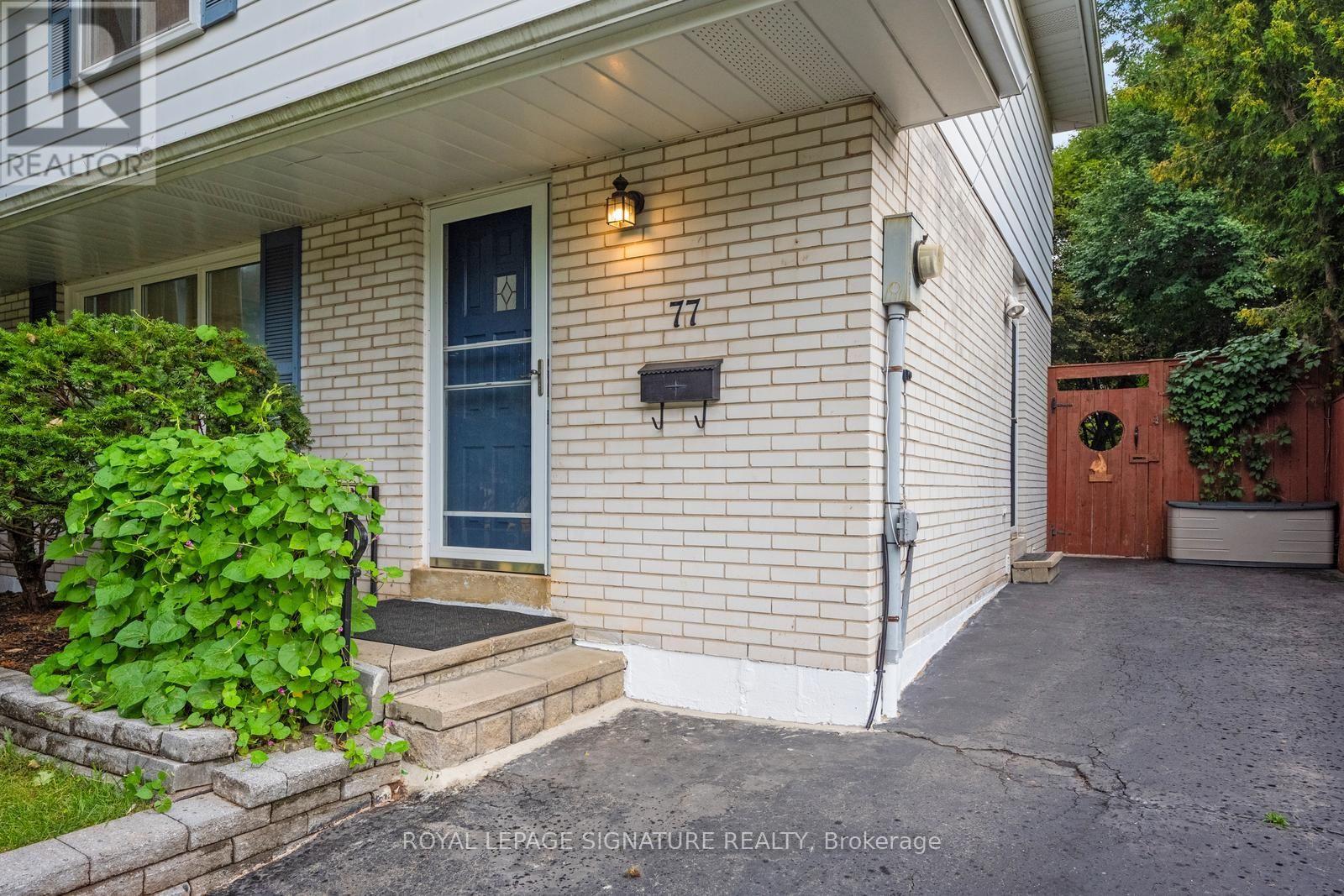 77 MCCRANEY STREET W