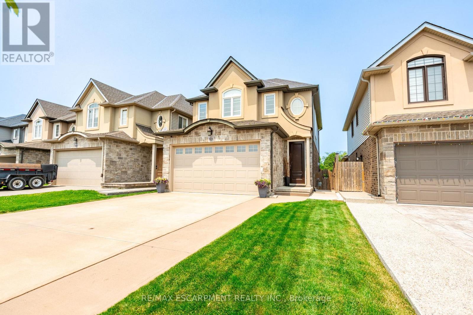 8673 JENNIFER CRESCENT
