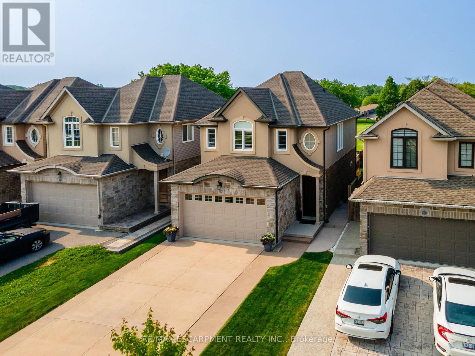8673 JENNIFER CRESCENT