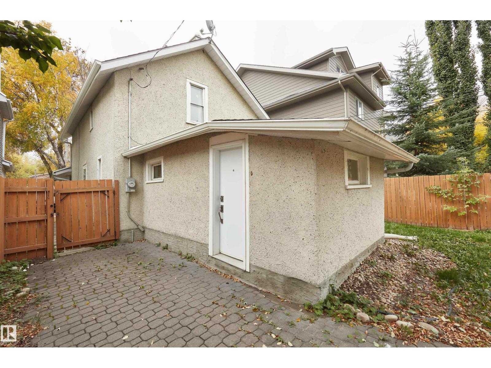 11038 84 AV NW