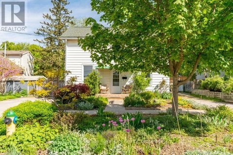 110 YORK ROAD Guelph (St. Patrick's Ward) ON N1E3E6