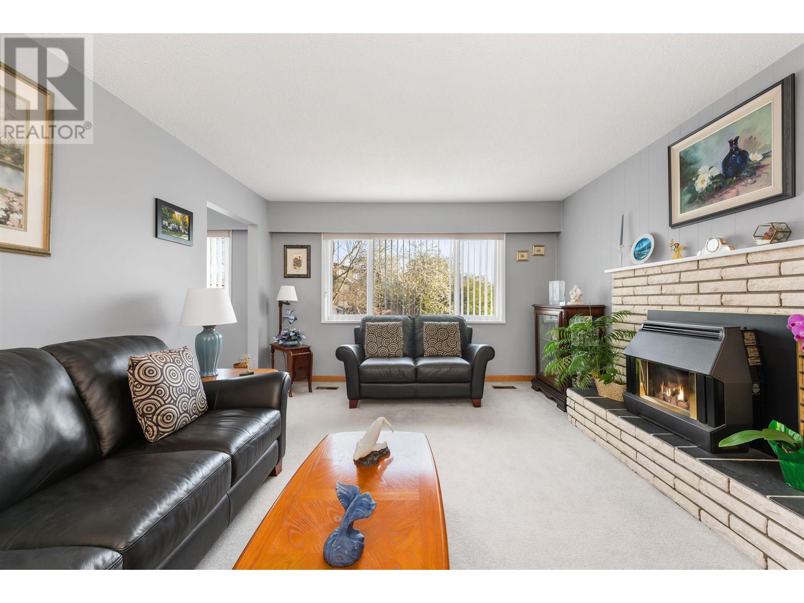 1425 SLOCAN STREET