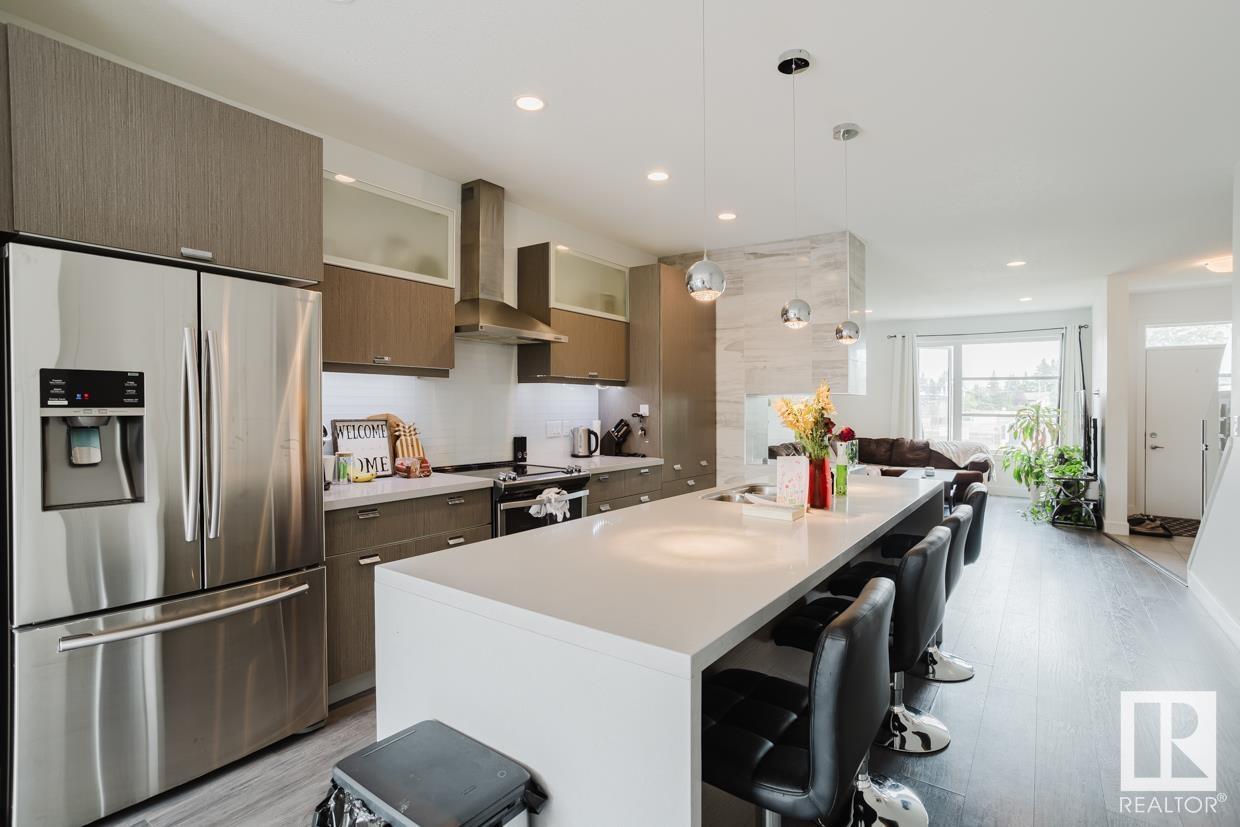8716 150 ST NW