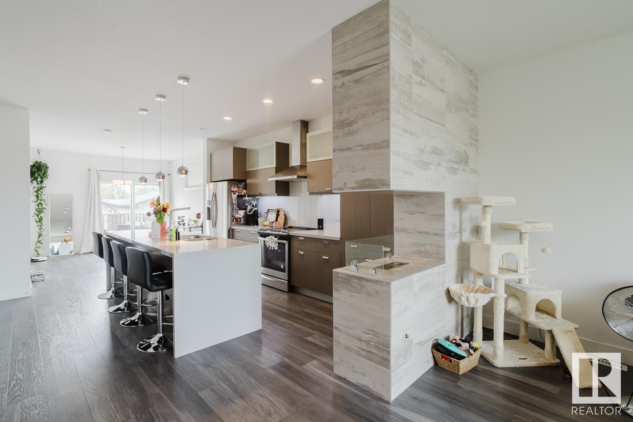 8716 150 ST NW