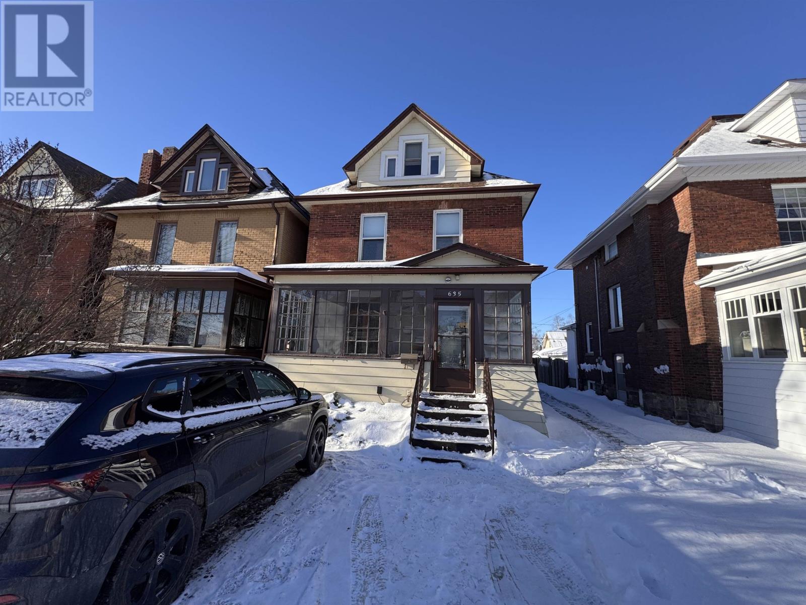 635 Catherine St. S.