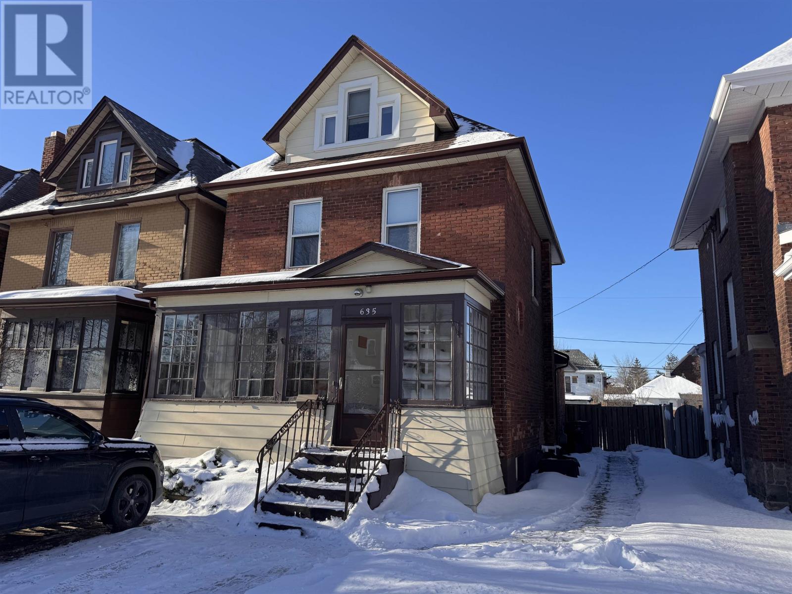 635 Catherine St. S.