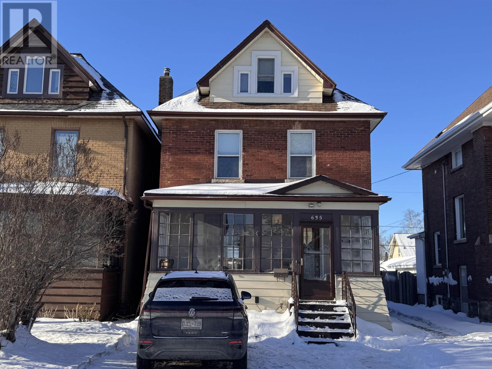 635 Catherine St. S.