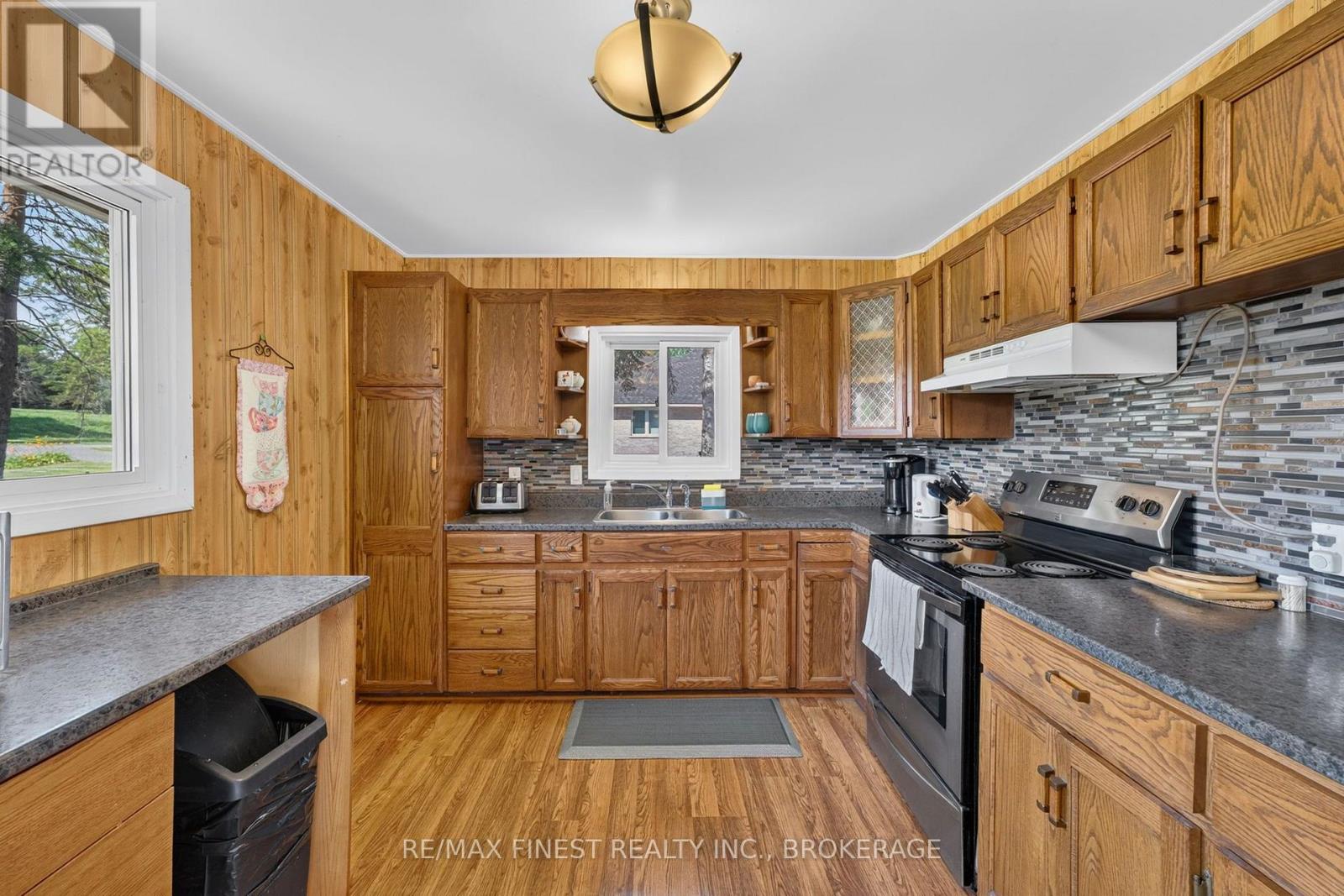 54 BAYVIEW DRIVE
