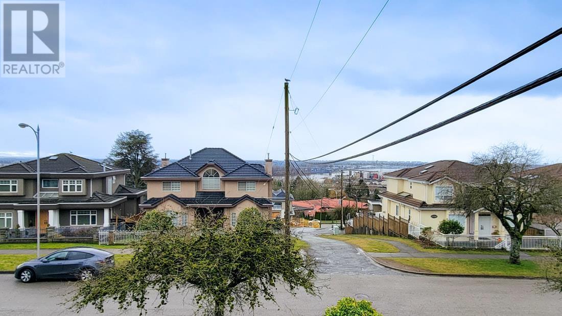2155 BURQUITLAM DRIVE