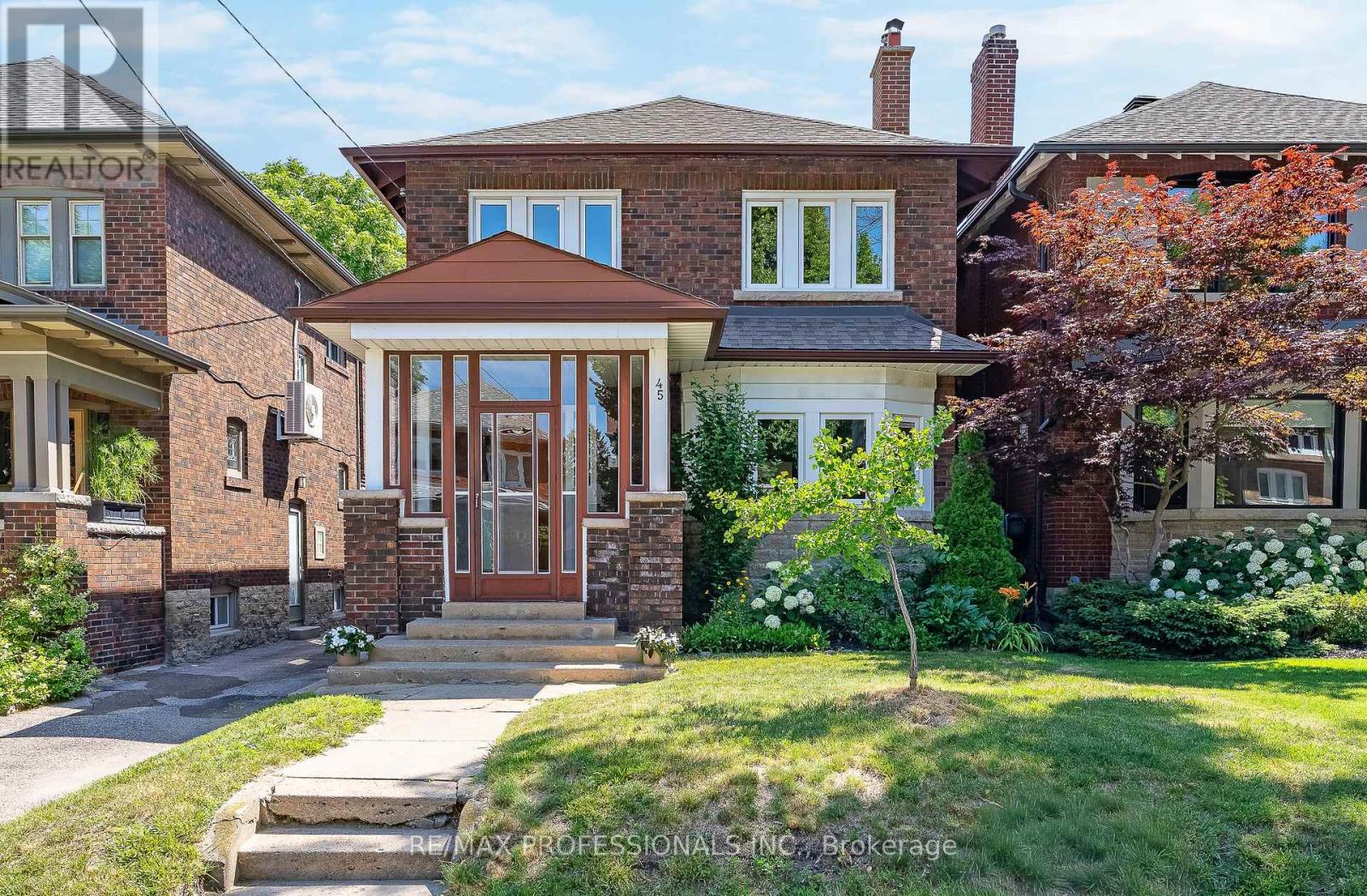 Photo 1 of 50 — 45 GLENDONWYNNE ROAD, Toronto (High Park North), ON M6P3E5