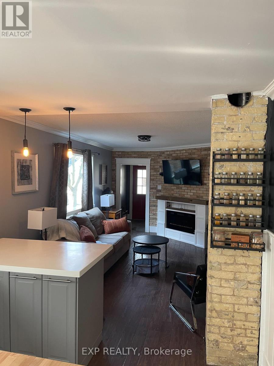 95 LANGARTH STREET E