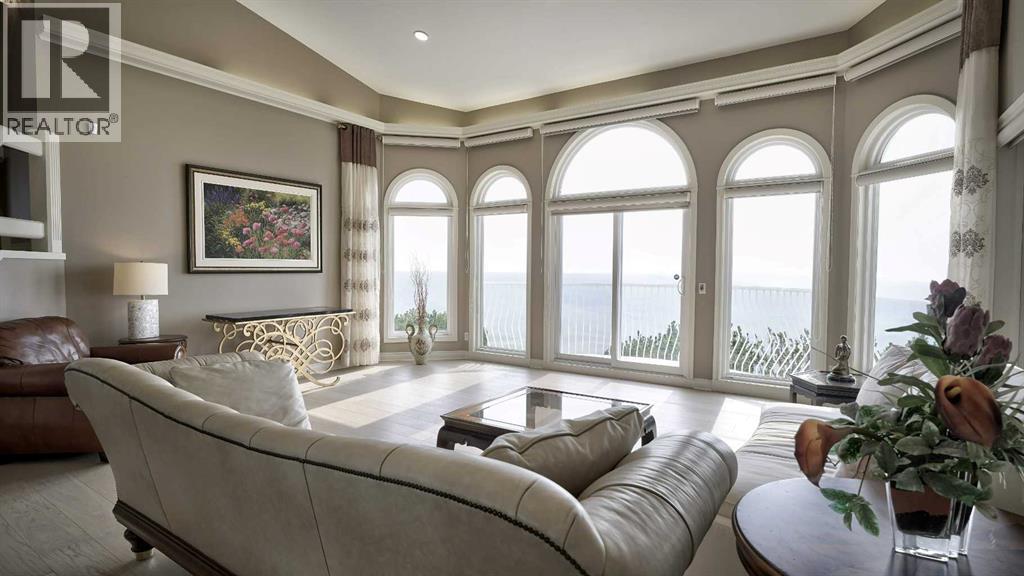 57 Edelweiss Point NW