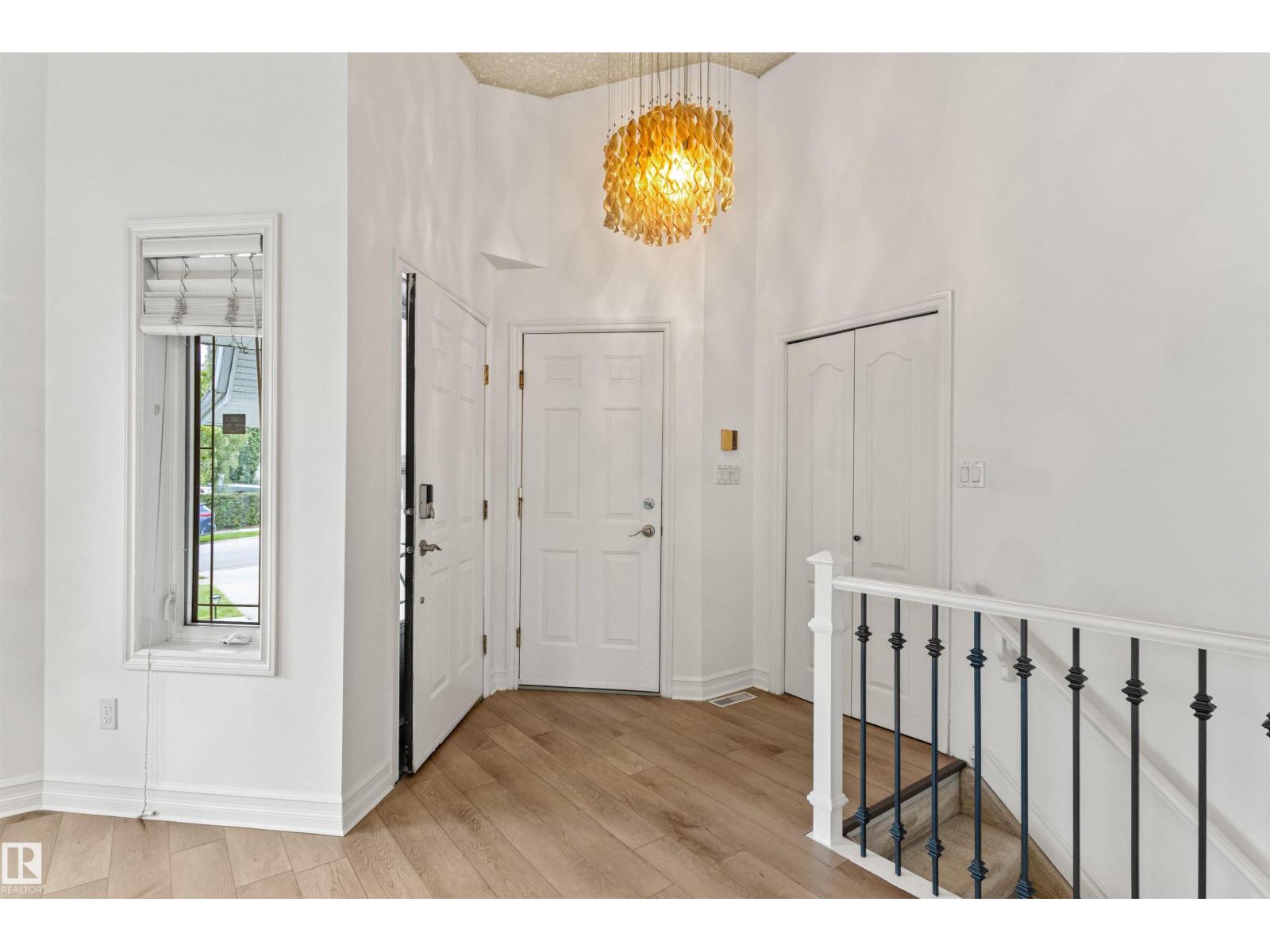 7 HAMPTON CR