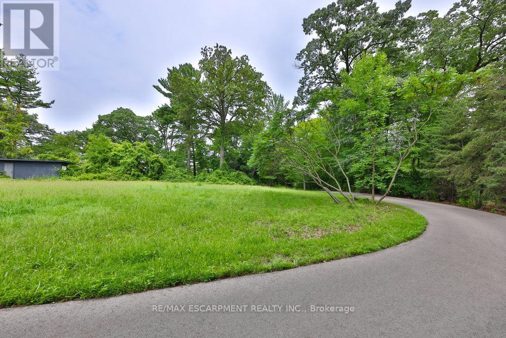 2070 HEARTWOOD COURT