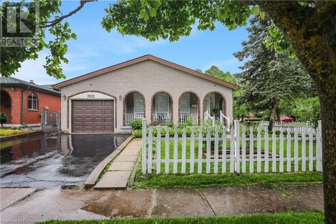7812 BADGER Road Niagara Falls ON L2H2J5